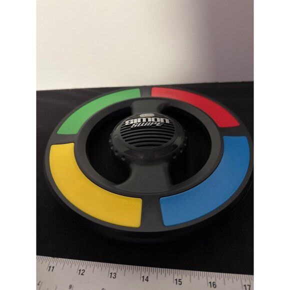 Simon Swipe Electronic Memory Game 2013 Hasbro Interactive Light-Up Toy TESTED - Picture 2 of 10